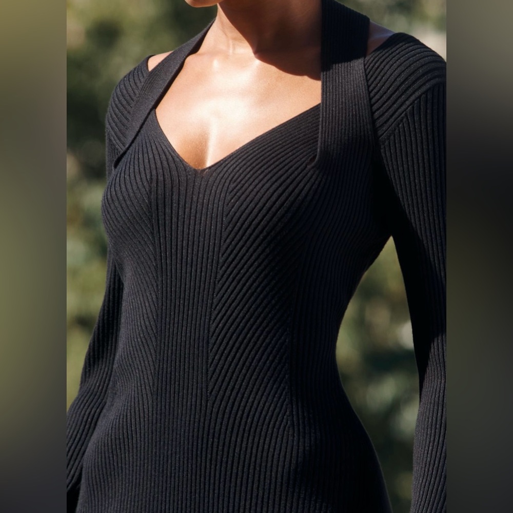 Long-sleeve crisscross knit dress - Picture 2 of 3